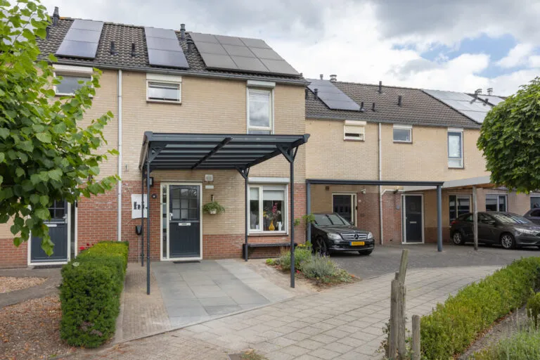 Tussenwoning te koop: Staringplein 18, Winterswijk