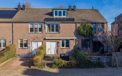 Tussenwoning te koop: Staringwende 21, Wendes Hillegom