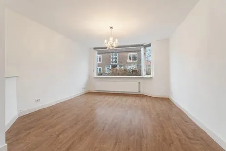 Tussenwoning te koop: Starterstraat 37, Moerwijk-Noord 'S-Gravenhage