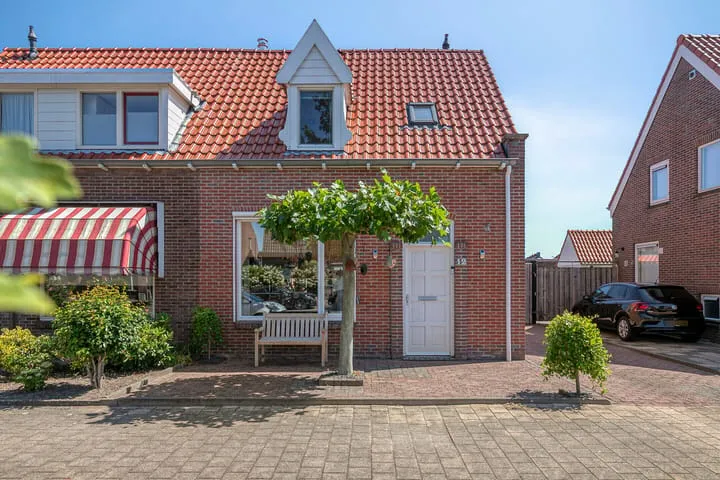 Twee-onder-één-kap te koop: Statendamweg 12, Vogelbuurt Oosterhout (Nb)
