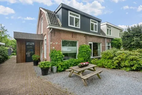 Hoekwoning te koop: Stationserf 66, Erven Houten