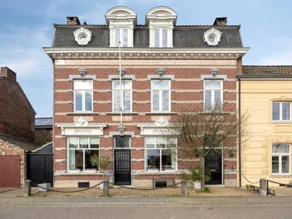 Tussenwoning te koop: Stationsplein 7, Eijsden