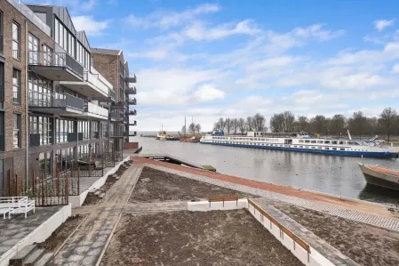 Appartement te koop: Stationsplein 96, Hellevoetsluis