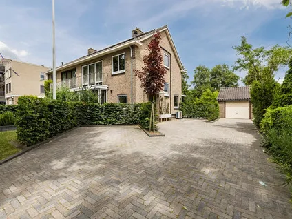 Twee-onder-één-kap te koop: Stationsstraat 11, Noord Hoogeveen