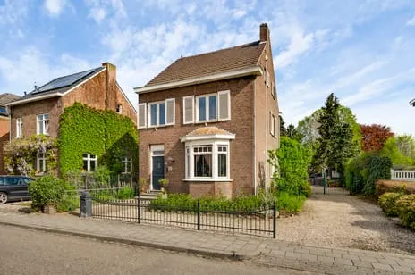 Vrijstaande woning te koop: Stationsstraat 18, Gronsveld Gronsveld