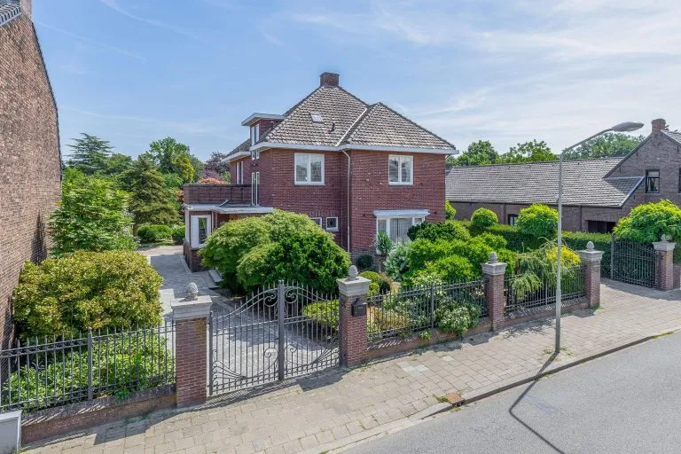 Vrijstaande woning te koop: Stationsstraat 19, Tegelen