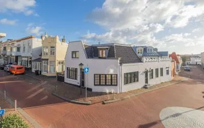 Hoekwoning te koop: Stationsstraat 2, Zandvoort