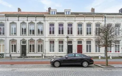 Terraced house for sale: Stationsstraat 22, Vestinggronden-Zuid Bergen Op Zoom