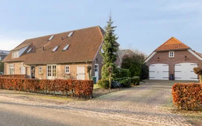 Twee-onder-één-kap te koop: Stationsstraat 27A, De Weem Valburg