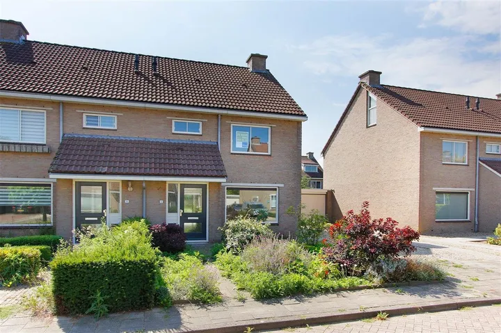 Hoekwoning te huur: Stationsstraat 28, Rieshout Zetten