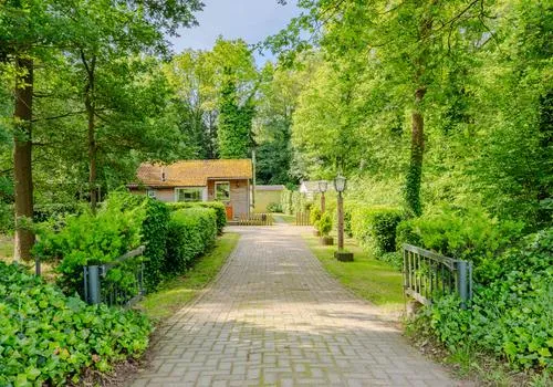 Detached house for sale: Stationsstraat 28A-1, Verspreide huizen Hooghalen Hooghalen