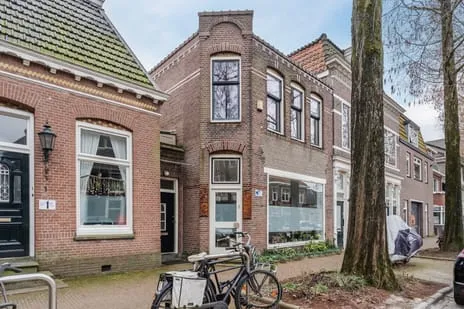 Tussenwoning te koop: Stationsstraat 3, Oud West Zaandam