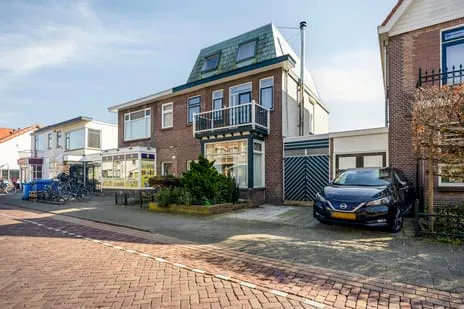 Tussenwoning te koop: Stationsstraat 46, Pijnacker