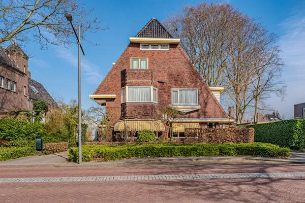 Vrijstaande woning te koop: Stationsstraat 6, Veendam en omgeving station Veendam