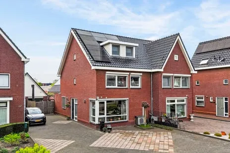 Twee-onder-één-kap te koop: Stationsstraat 71, De Compagnie Veenendaal