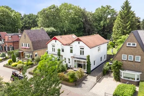 Twee-onder-één-kap te koop: Stationsweg 10, Soest Midden Soest
