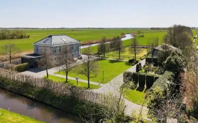 Vrijstaande woning te koop: Stationsweg 10B, Visvliet Visvliet