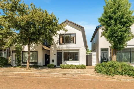 Vrijstaande woning te koop: Stationsweg 111, Akkerbuurt Heiloo