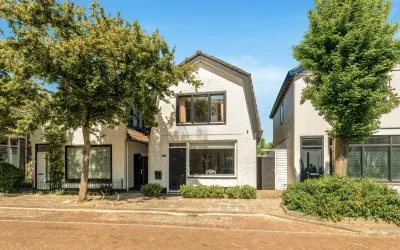 Vrijstaande woning te koop: Stationsweg 111, Akkerbuurt Heiloo