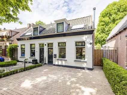 Twee-onder-één-kap te koop: Stationsweg 118, Stationsweg Sliedrecht