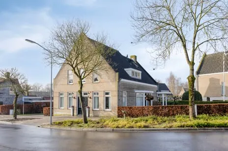 Vrijstaande woning te koop: Stationsweg 2, Drimmelen Centrum Drimmelen
