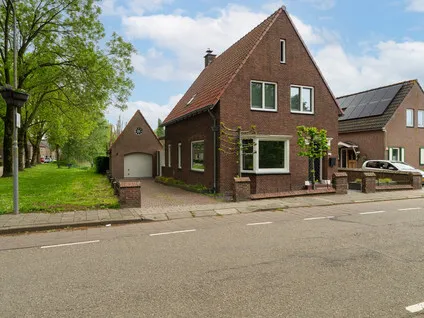 Vrijstaande woning te koop: Stationsweg 22, Drimmelen Centrum Drimmelen