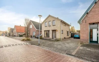 Vrijstaande woning te koop: Stationsweg 22, Wapenveld Wapenveld
