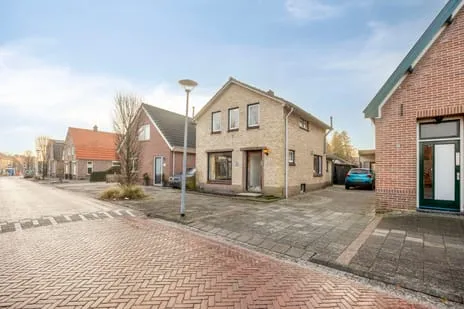 Vrijstaande woning te koop: Stationsweg 22, Wapenveld Wapenveld
