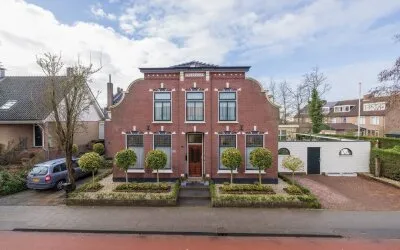 Twee-onder-één-kap te koop: Stationsweg 23, Om de Zanderij Hillegom