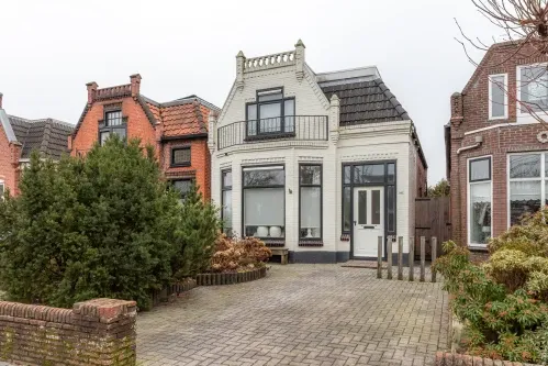 Vrijstaande woning te koop: Stationsweg 247, De Folgeren centrum Drachten
