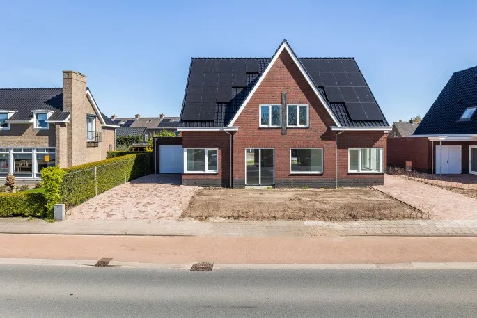 Twee-onder-één-kap te koop: Stationsweg 26A, Wezep-Centrum Wezep