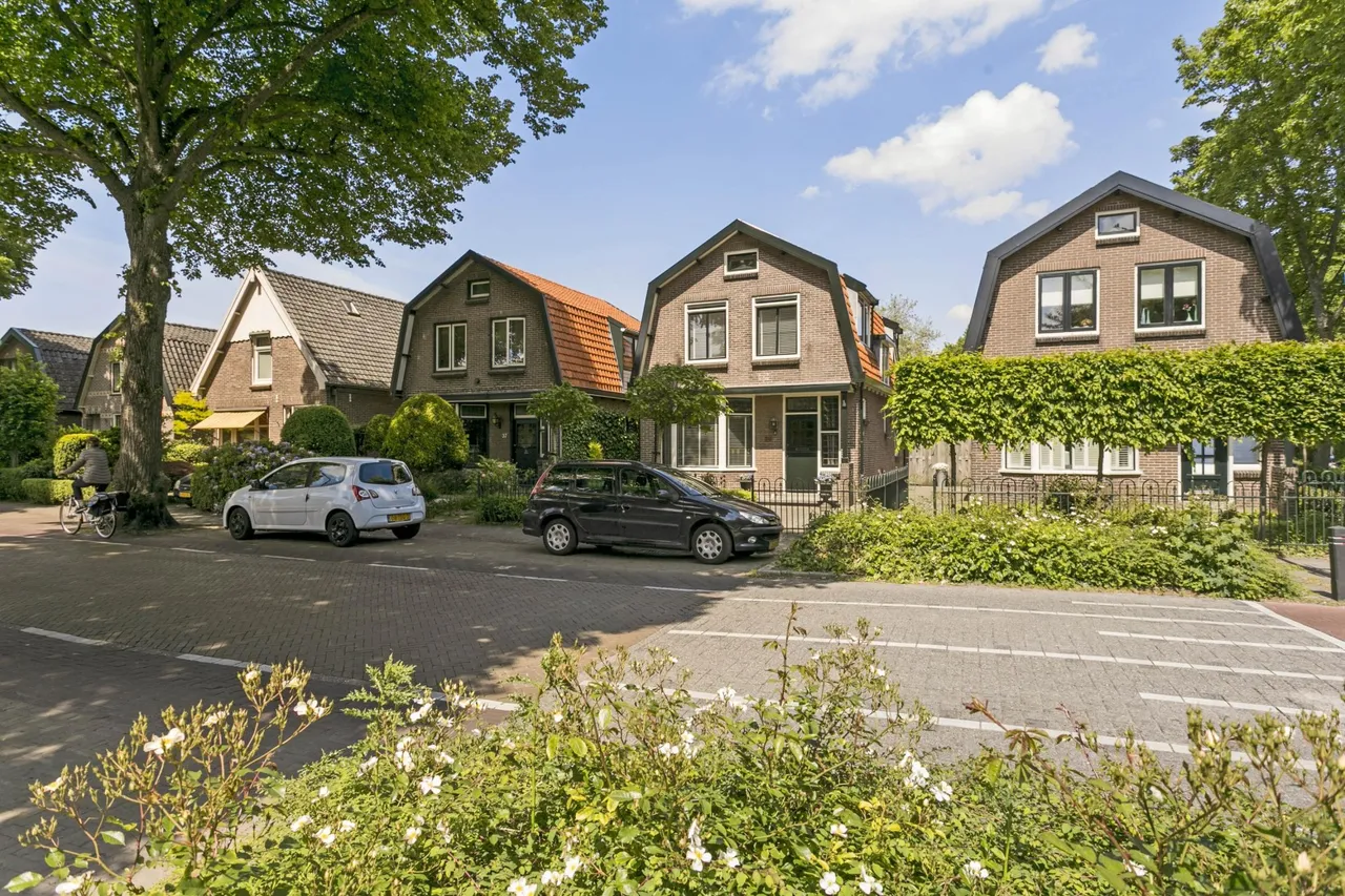 Vrijstaande woning te koop: Stationsweg 35, Heiloo