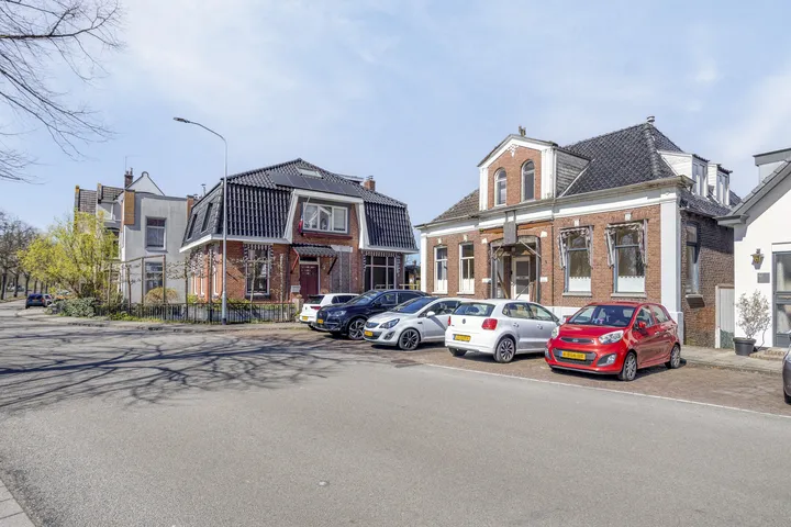Twee-onder-één-kap te koop: Stationsweg 39, Oosterpark Hoogezand
