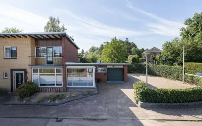 Twee-onder-één-kap te koop: Stationsweg 42, Moeshof eo Neede