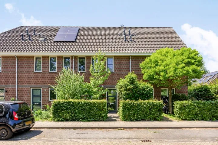 Tussenwoning te koop: Stationsweg 46, Stationswijk en Industrieweg Olst