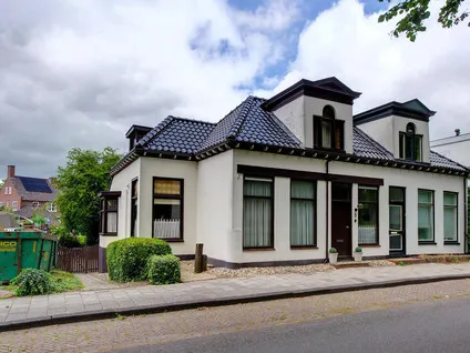 Twee-onder-één-kap te koop: Stationsweg 5, Oosterpark Hoogezand
