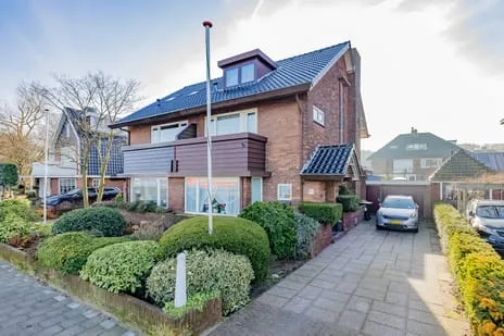 Tussenwoning te koop: Stationsweg 53, Velserbeek Velsen-Zuid