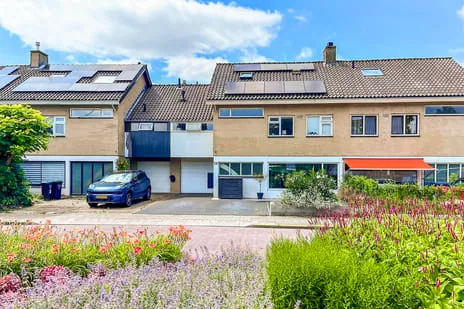 Tussenwoning te koop: Stationsweg 8, Noord 4 Barendrecht