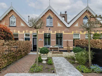 Tussenwoning te koop: Stationsweg 96, Oranjewijk 1 Barendrecht