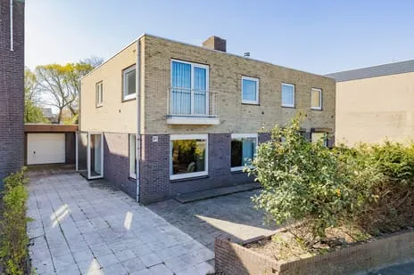 Twee-onder-één-kap te koop: Stationsweg 97, Velserbeek Velsen-Zuid