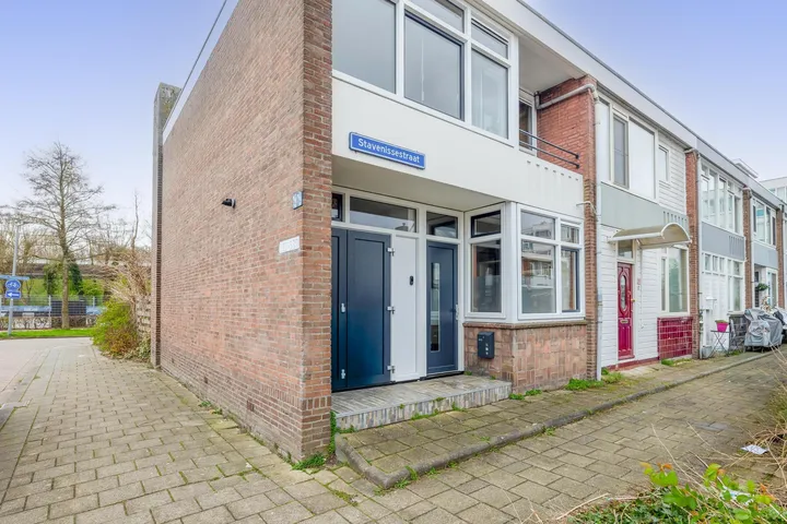 Hoekwoning te koop: Stavenissestraat 327, Pendrecht Rotterdam