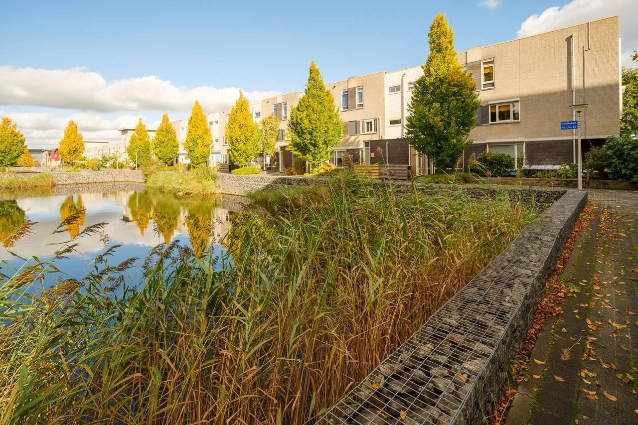 Tussenwoning te koop: Stedehof 58, Assen