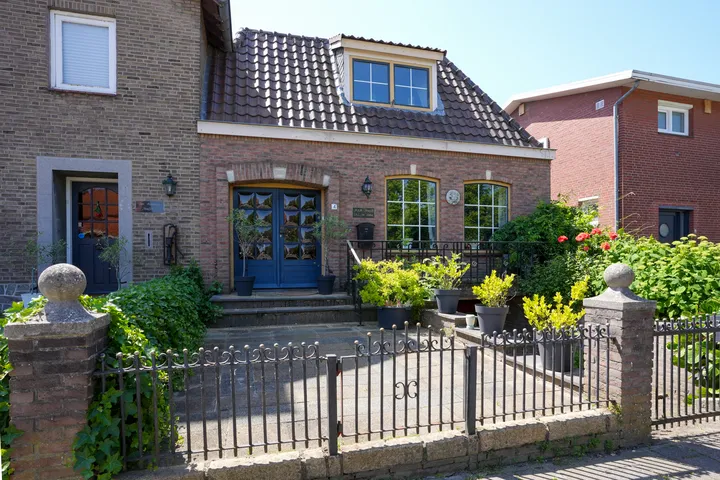 Twee-onder-één-kap te koop: Steegstraat 4A, Berg Urmond