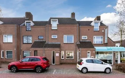 Tussenwoning te koop: Steenakkerplein 11, Gilze