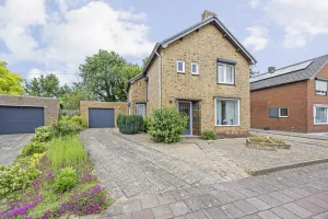 Vrijstaande woning te koop: Steenakkerstraat 15, Maasbracht