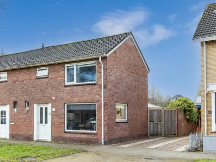 Twee-onder-één-kap te koop: Steenbakkersweg 42, Tuindorp-Zuid Hengelo