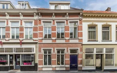 Terraced house for sale: Steenbergsestraat 36, Centrum Bergen Op Zoom