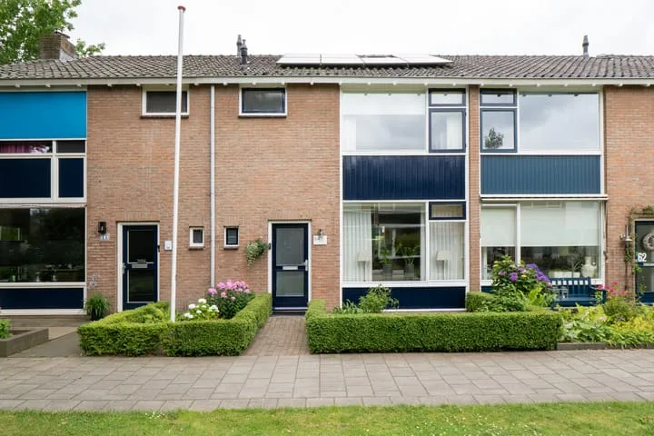 Terraced house for sale: Steenbokstraat 64, Noord Hengelo