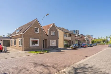 Twee-onder-één-kap te koop: Steendijk 32, Vredeveld Noord Assen