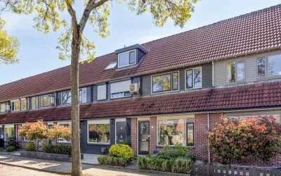 Tussenwoning te koop: Steenhouwer 2, Morgen Stont Hellevoetsluis